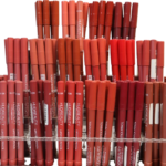 رژ لب مدادی ضدآب 24ساعته هدی بیوتی کد 110